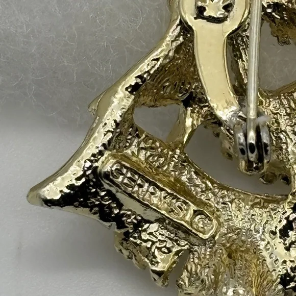 Vintage Gerry's Christmas Tree Pin, Gold Metal Green Red Decorations, Book Piece - Picture 12 of 15